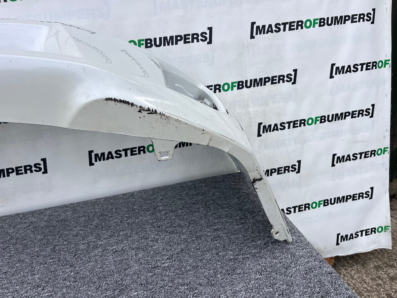 Toyota Prius Mk3 Hatchback 2009-2012 Front Bumper Side Pdc +jets Genuine [t517]