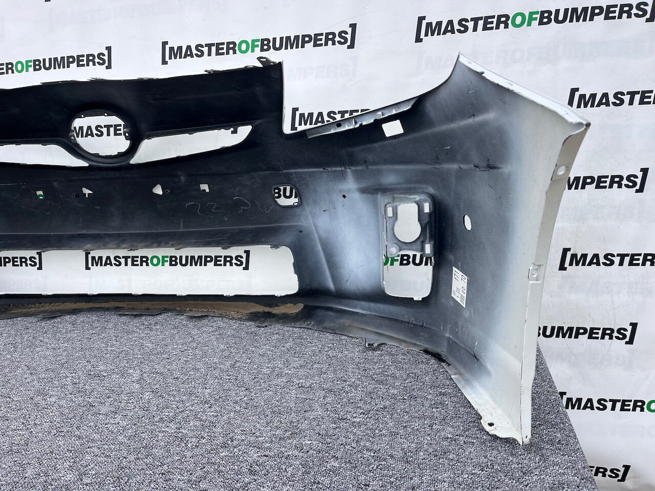 Toyota Prius Mk3 Hatchback 2009-2012 Front Bumper Side Pdc +jets Genuine [t517]