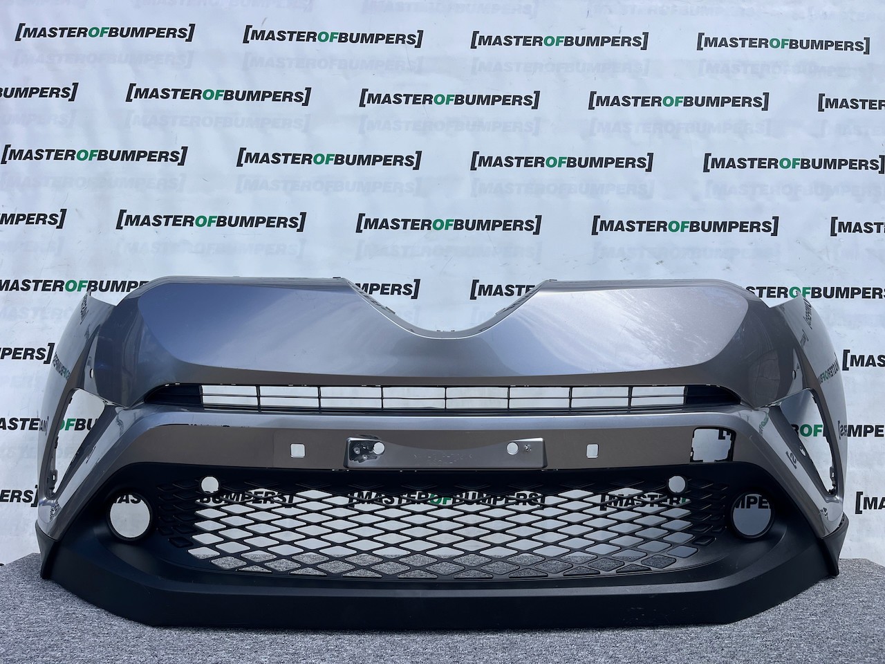 Toyota C-hr Chr Excel Dynamic 2016-2020 Front Bumper 6 Pdc Genuine [t529]