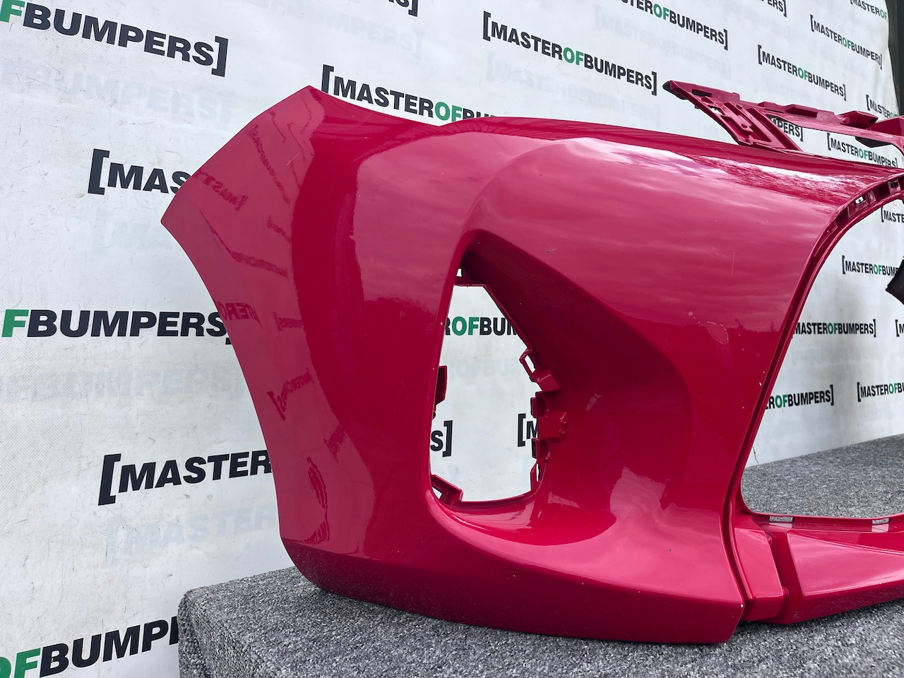 Toyota Yaris Hybrid Mk3 Hatchback 2014-2017 Front Bumper Genuine [t536]