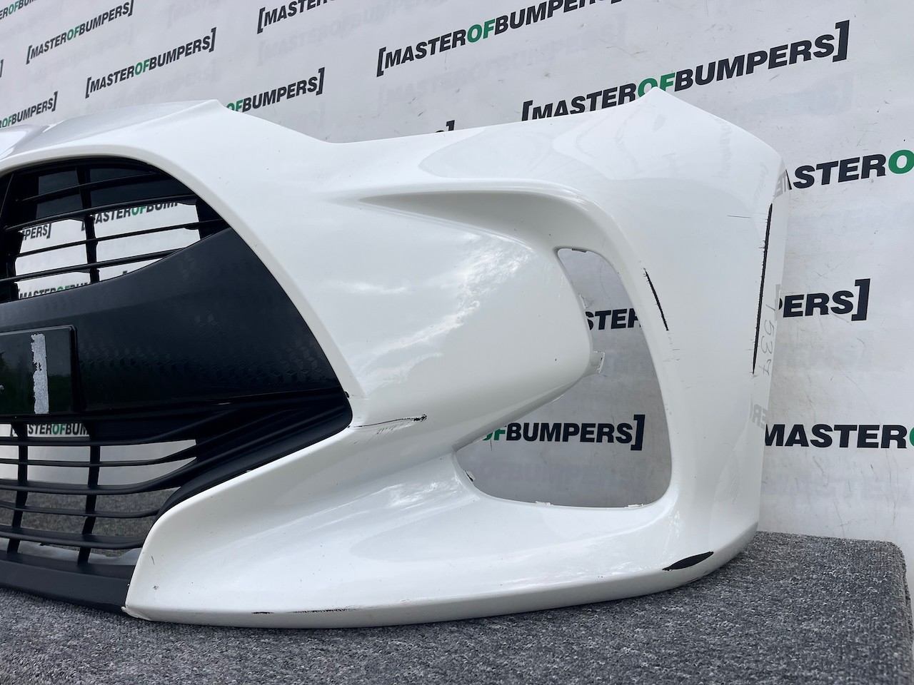 Toyota Yaris Hybrid Dynamic Mk4 5 Door Xp210 2020-on Front Bumper Genuine [t537]