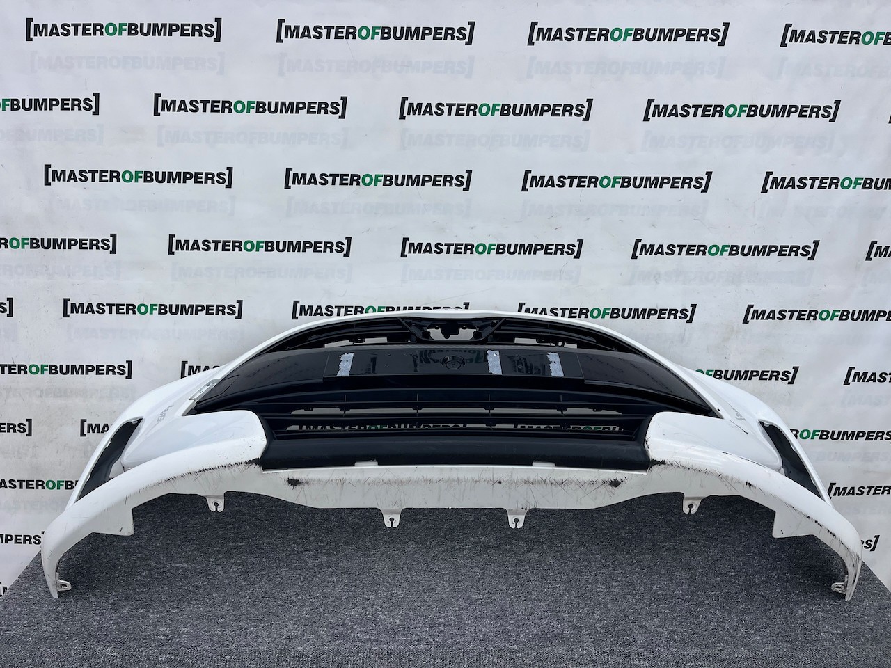 Toyota Yaris Hybrid Dynamic Mk4 5 Door Xp210 2020-on Front Bumper Genuine [t537]
