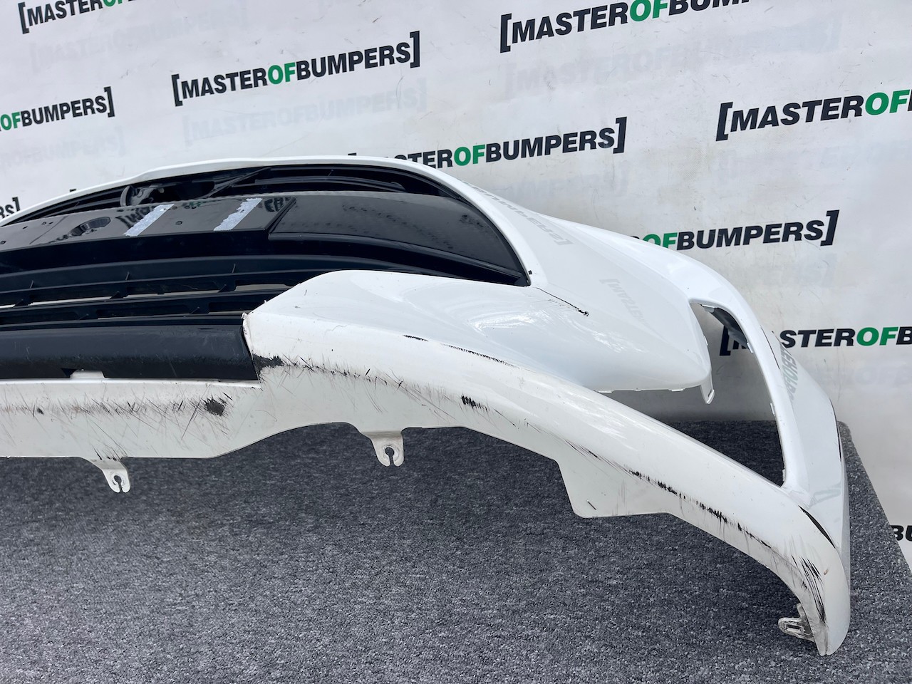 Toyota Yaris Hybrid Dynamic Mk4 5 Door Xp210 2020-on Front Bumper Genuine [t537]