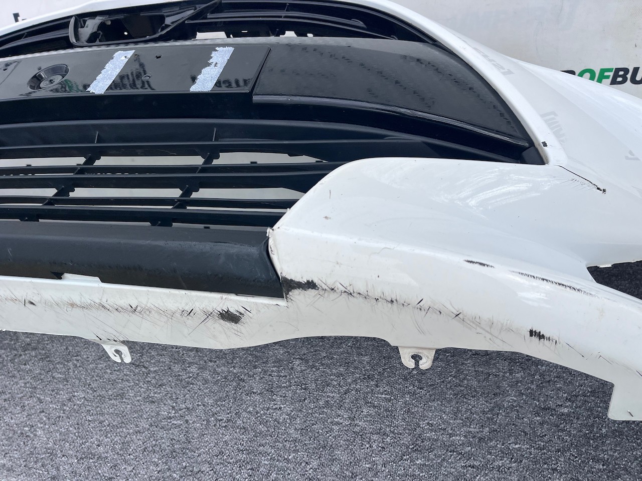 Toyota Yaris Hybrid Dynamic Mk4 5 Door Xp210 2020-on Front Bumper Genuine [t537]