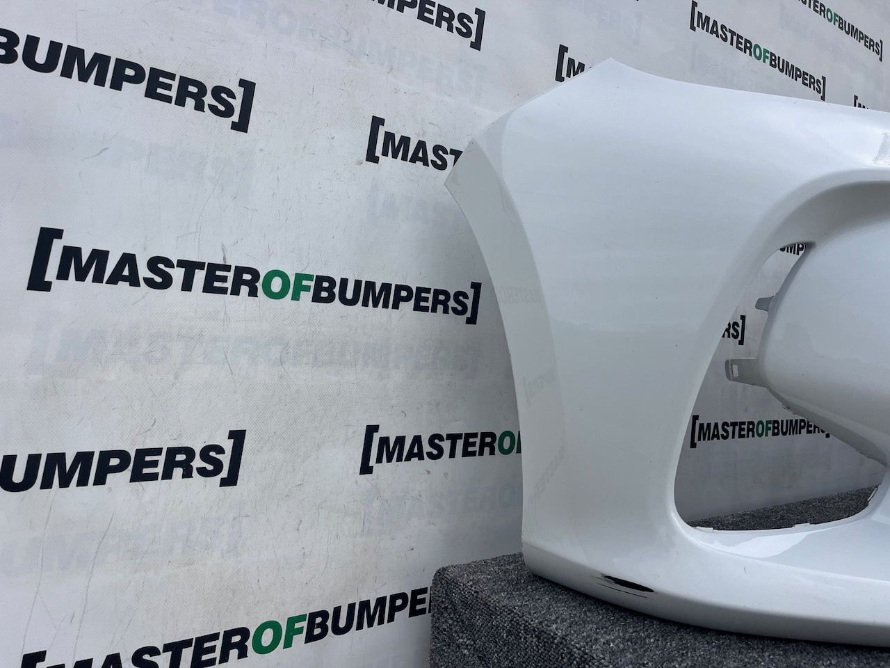 Toyota Yaris Hybrid Dynamic Mk4 5 Door Xp210 2020-on Front Bumper Genuine [t537]