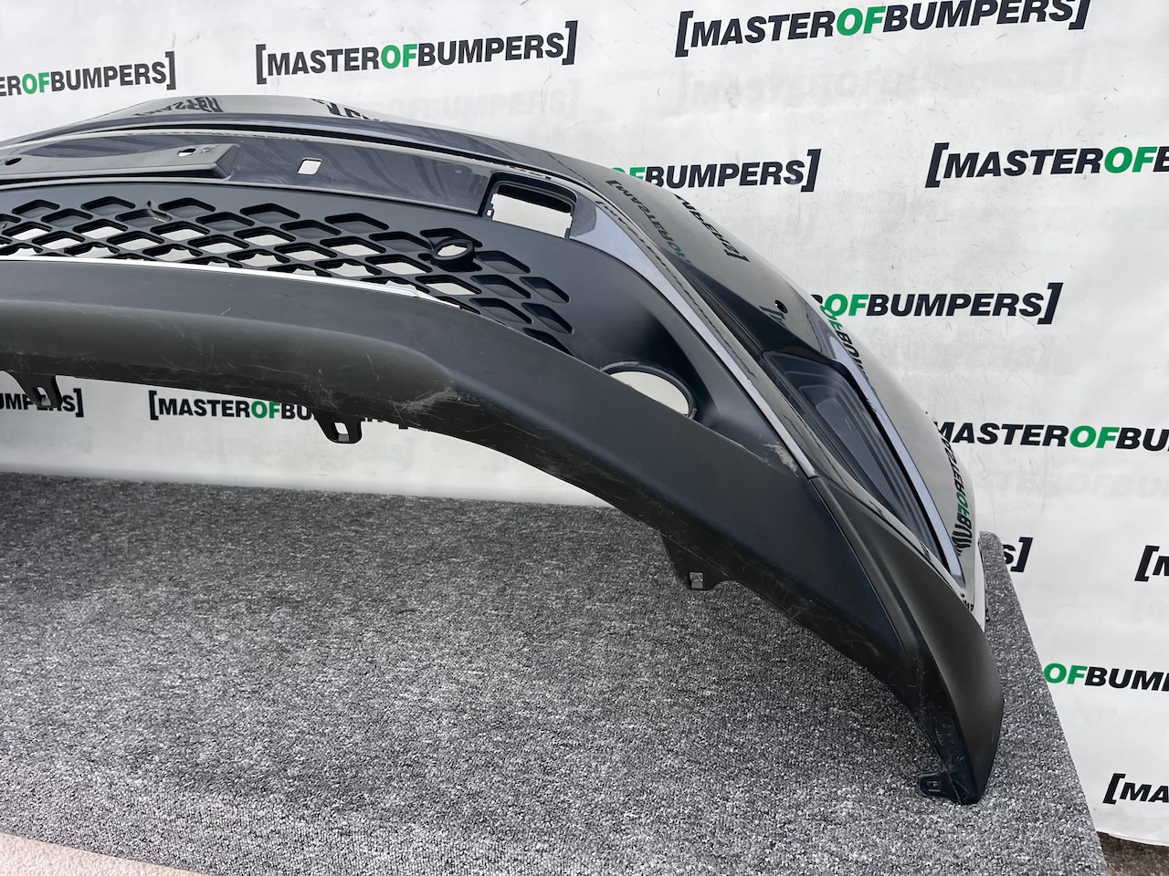 Toyota C-hr Chr Excel Dynamic 2016-2020 Front Bumper 6 Pdc Genuine [t550]