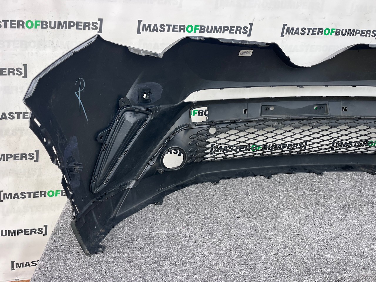Toyota C-hr Chr Excel Dynamic 2016-2020 Front Bumper 6 Pdc Genuine [t550]