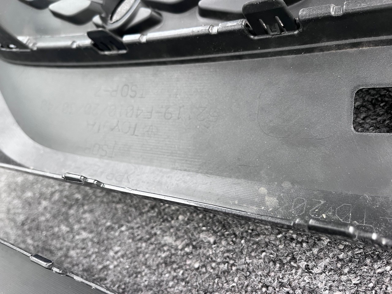 Toyota C-hr Chr Excel Dynamic 2016-2020 Front Bumper 6 Pdc Genuine [t550]