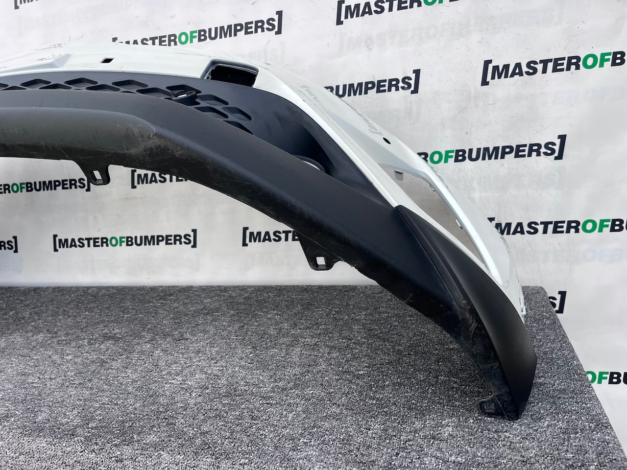 Toyota C-hr Chr Excel Dynamic 2016-2020 Front Bumper 6 Pdc Genuine [t551]