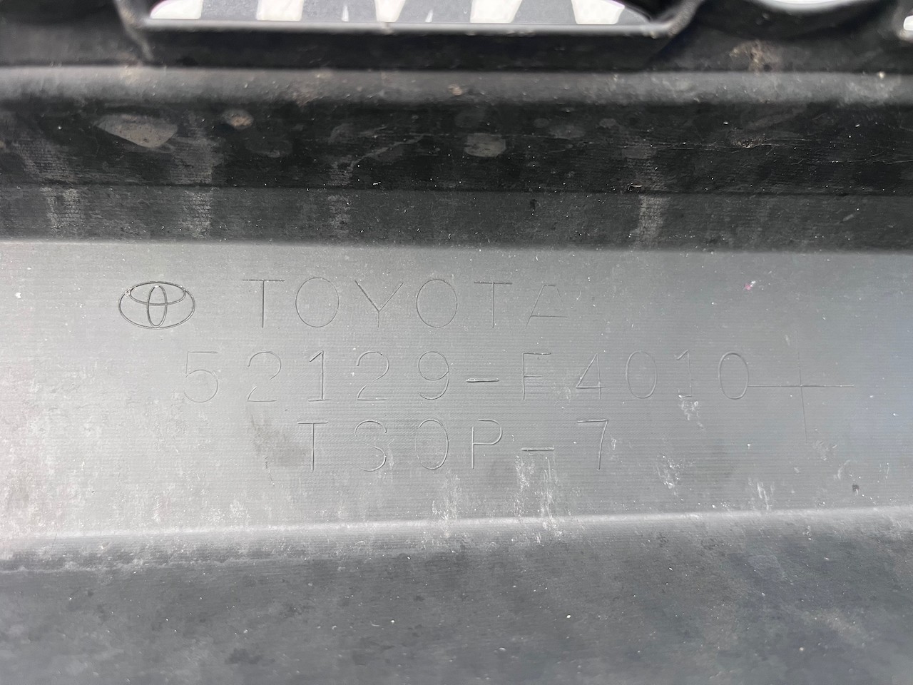 Toyota C-hr Chr Excel Dynamic 2016-2020 Front Bumper 6 Pdc Genuine [t551]