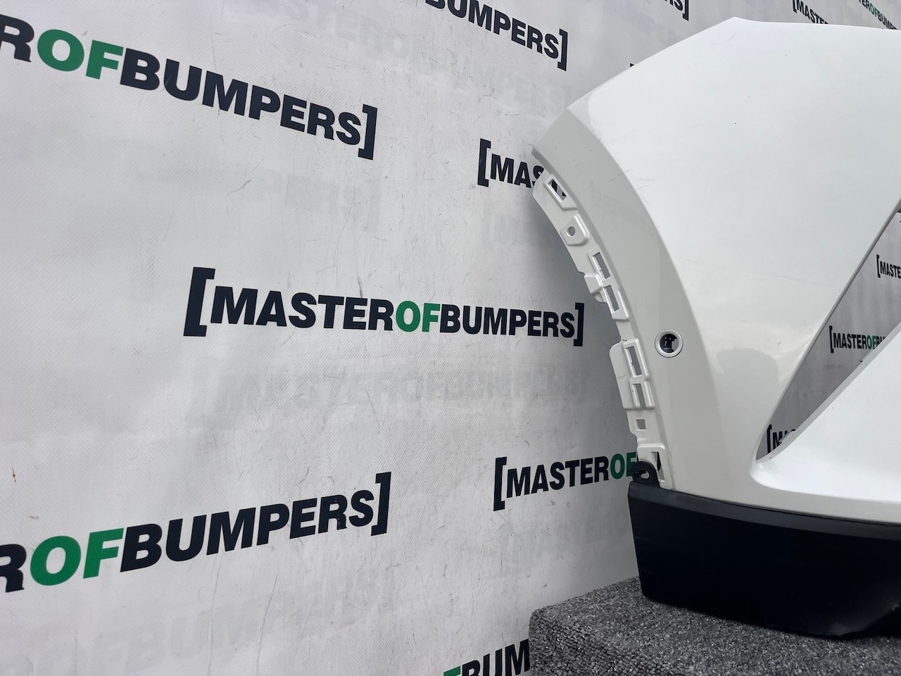 Toyota C-hr Chr Excel Dynamic 2016-2020 Front Bumper 6 Pdc Genuine [t551]