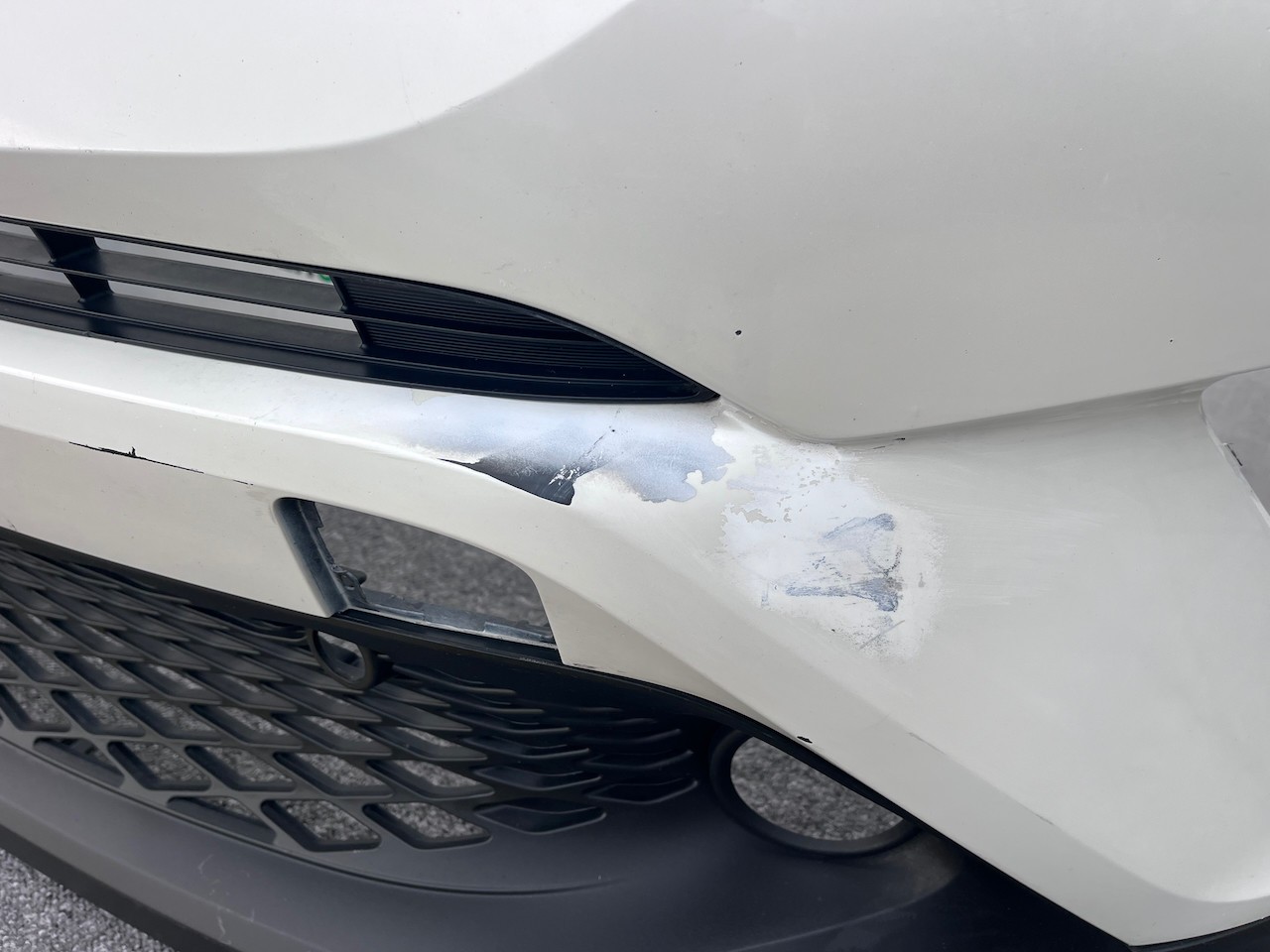 Toyota C-hr Chr Excel Dynamic 2016-2020 Front Bumper 6 Pdc Genuine [t551]