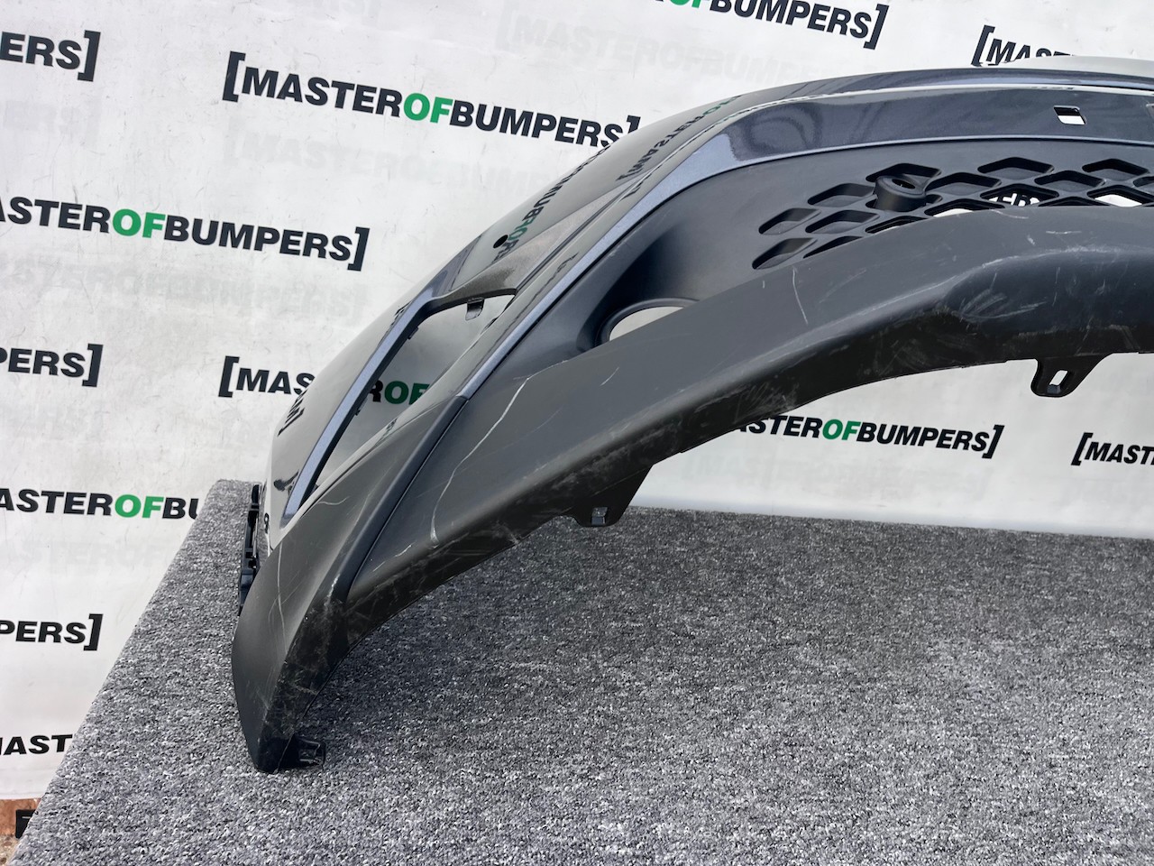 Toyota C-hr Chr Excel Dynamic 2016-2020 Front Bumper 6 Pdc Genuine [t553]