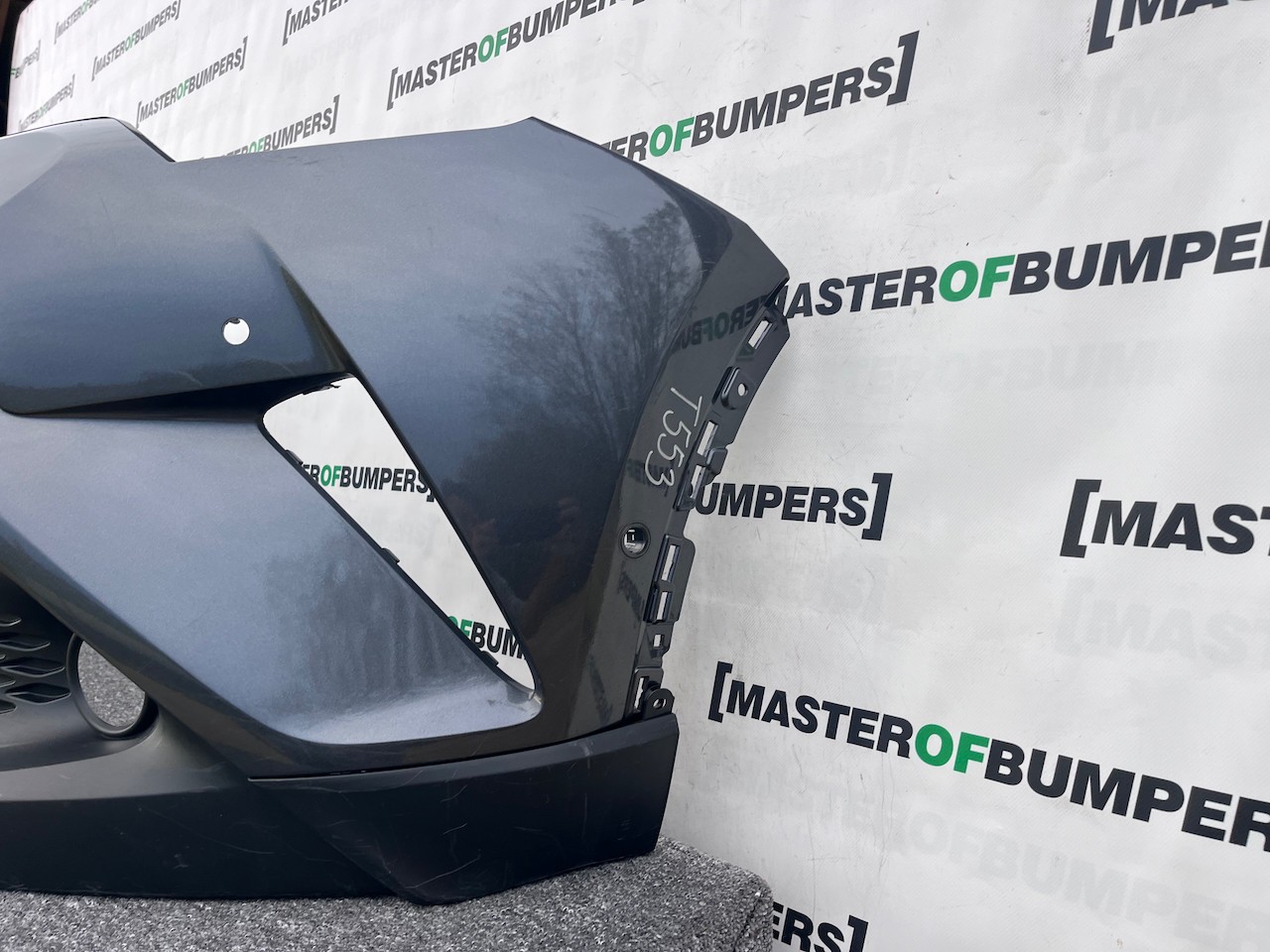 Toyota C-hr Chr Excel Dynamic 2016-2020 Front Bumper 6 Pdc Genuine [t553]