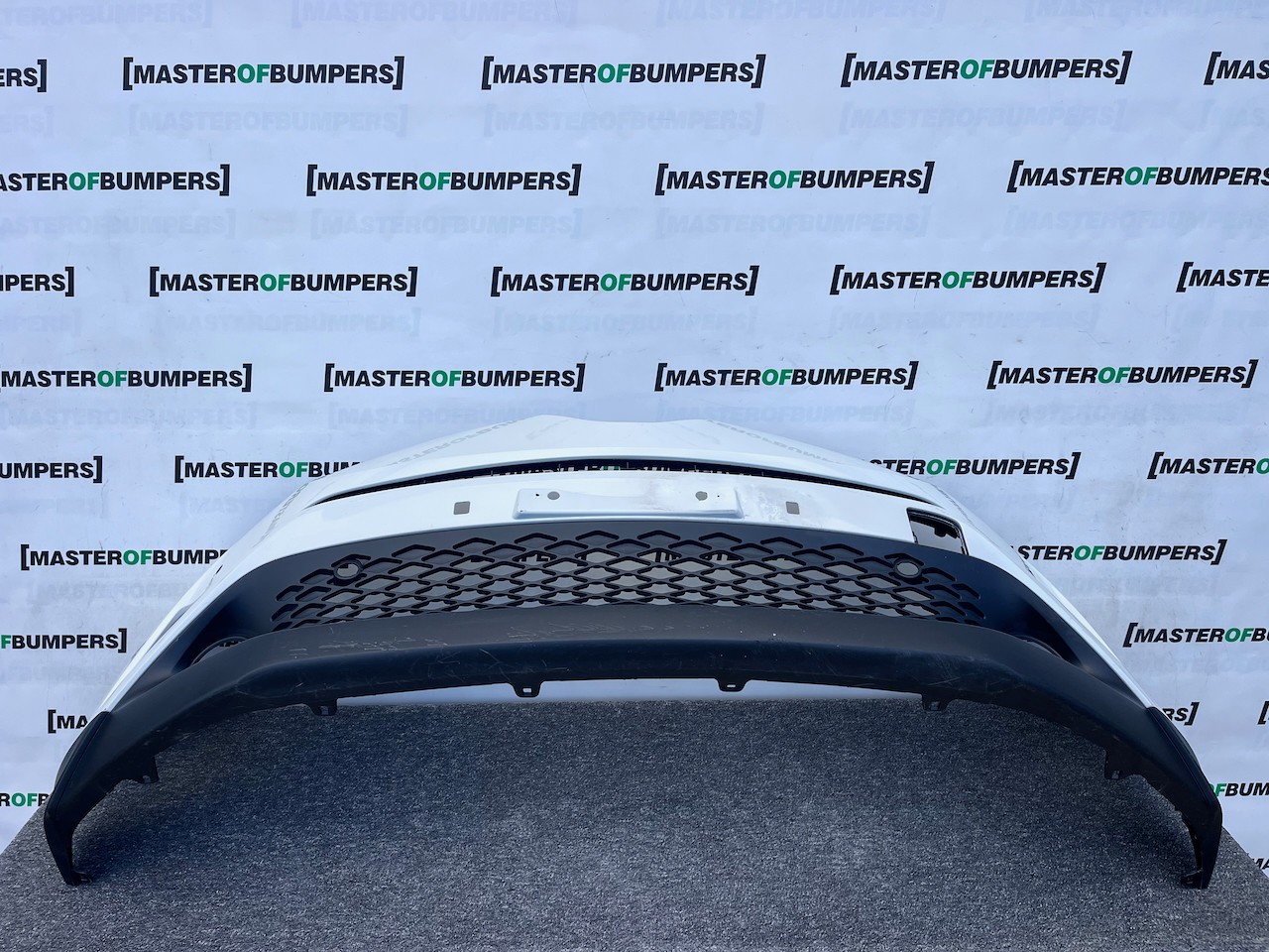 Toyota C-hr Chr Excel Dynamic 2016-2020 Front Bumper 6 Pdc Genuine [t571]