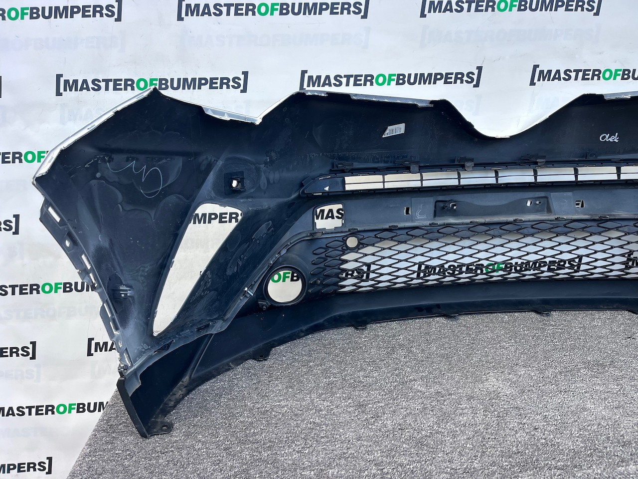 Toyota C-hr Chr Excel Dynamic 2016-2020 Front Bumper 6 Pdc Genuine [t571]