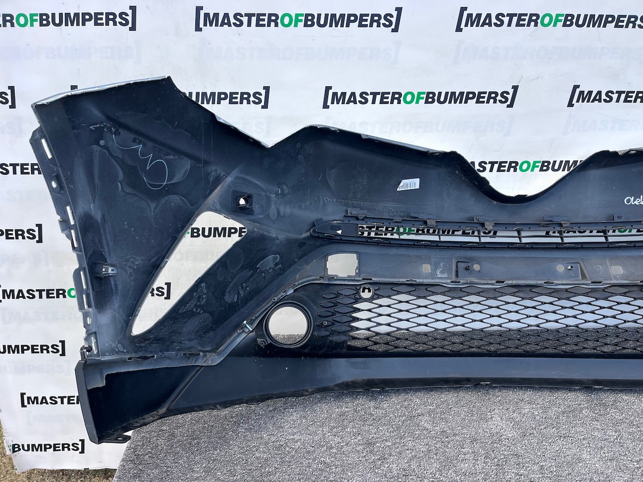 Toyota C-hr Chr Excel Dynamic 2016-2020 Front Bumper 6 Pdc Genuine [t571]