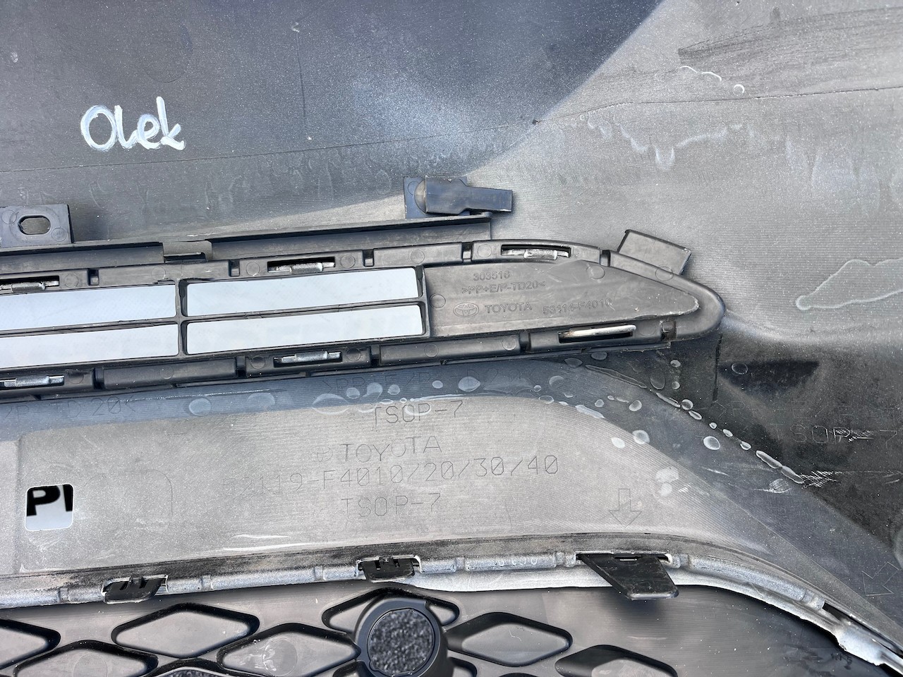 Toyota C-hr Chr Excel Dynamic 2016-2020 Front Bumper 6 Pdc Genuine [t571]