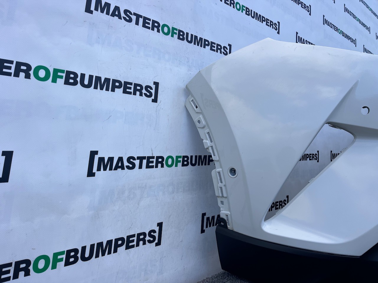 Toyota C-hr Chr Excel Dynamic 2016-2020 Front Bumper 6 Pdc Genuine [t571]