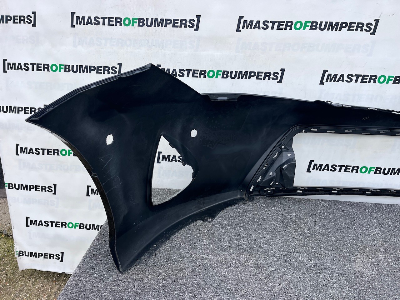 Toyota Auris Mk2 Hybrid Hatchback 2012-2015 Front Bumper 6 Pdc Genuine [t580]