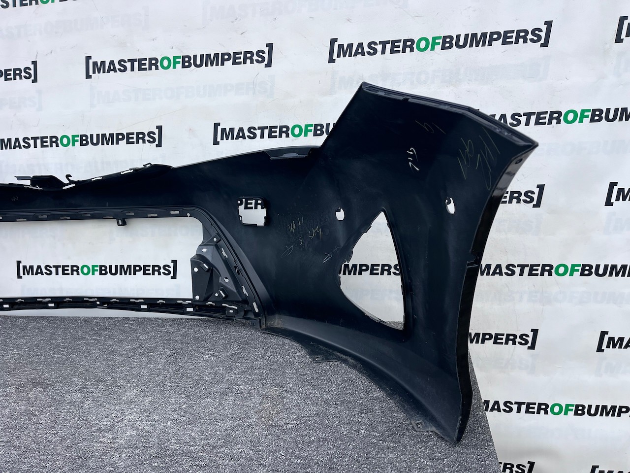 Toyota Auris Mk2 Hybrid Hatchback 2012-2015 Front Bumper 6 Pdc Genuine [t580]