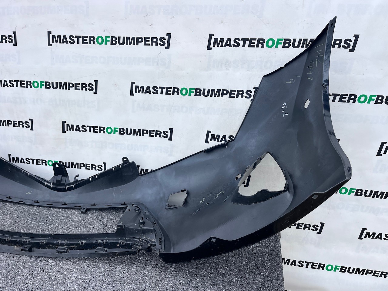 Toyota Auris Mk2 Hybrid Hatchback 2012-2015 Front Bumper 6 Pdc Genuine [t580]
