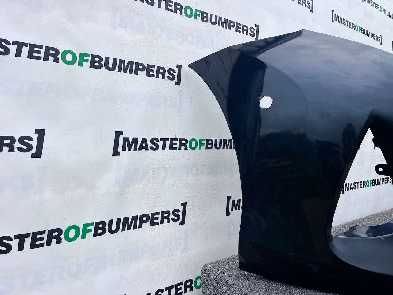 Toyota Auris Mk2 Hybrid Hatchback 2012-2015 Front Bumper 6 Pdc Genuine [t580]