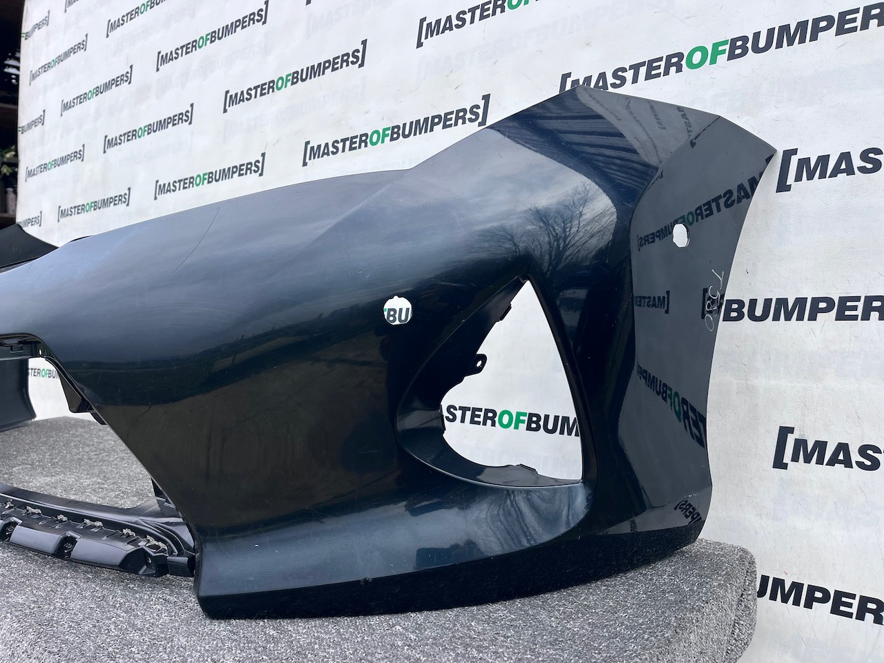 Toyota Auris Mk2 Hybrid Hatchback 2012-2015 Front Bumper 6 Pdc Genuine [t580]