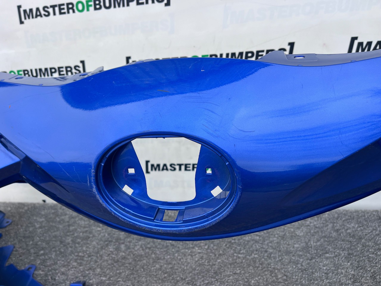 Toyota Yaris Mk3 Lift Hatchback 2017-2020 Front Bumper 4 Pdc Genuine [t583]