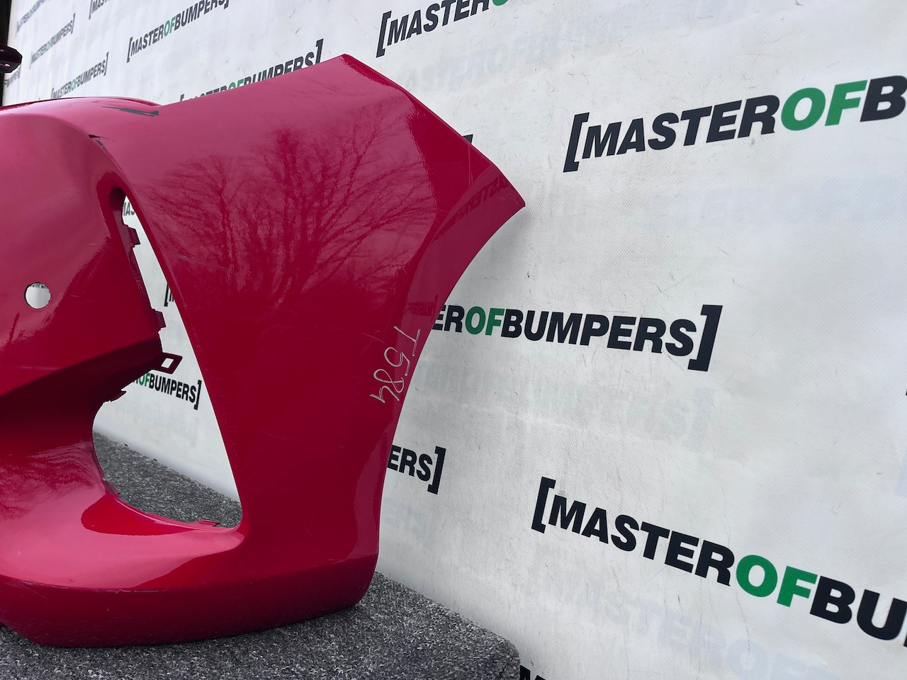 Toyota Yaris Mk3 Lift Hatchback 2017-2020 Front Bumper 4 Pdc Genuine [t584]