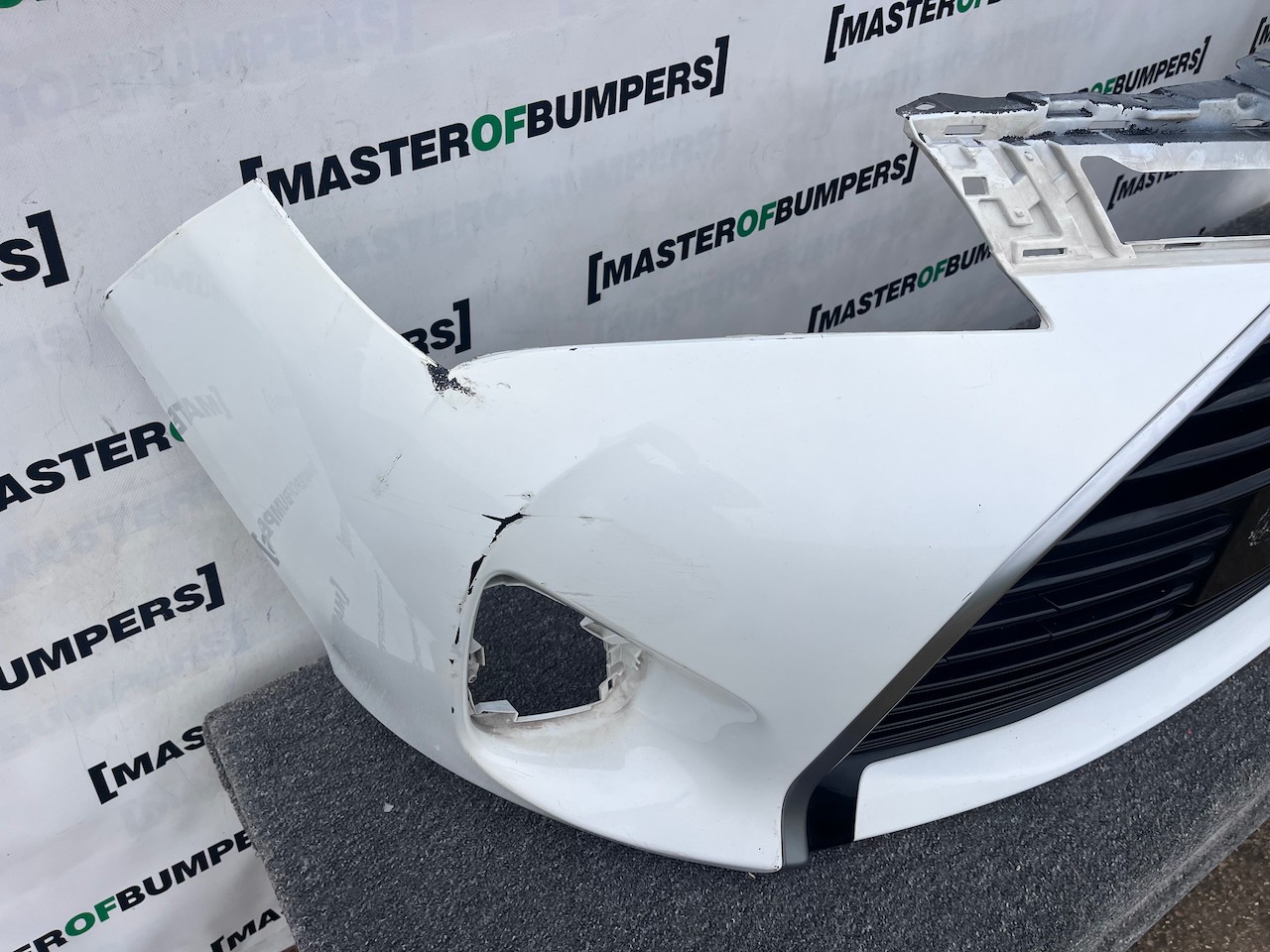 Toyota Yaris Mk3 Hatchback 2014-2017 Front Bumper Genuine [t603]