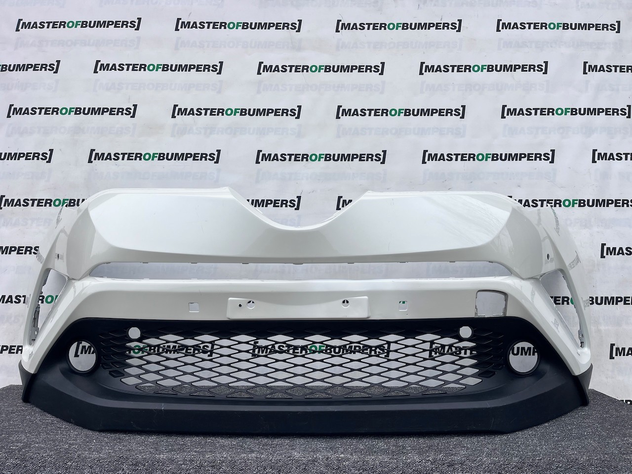 Toyota C-hr Chr Excel Dynamic 2016-2020 Front Bumper 6 Pdc Genuine [t595]
