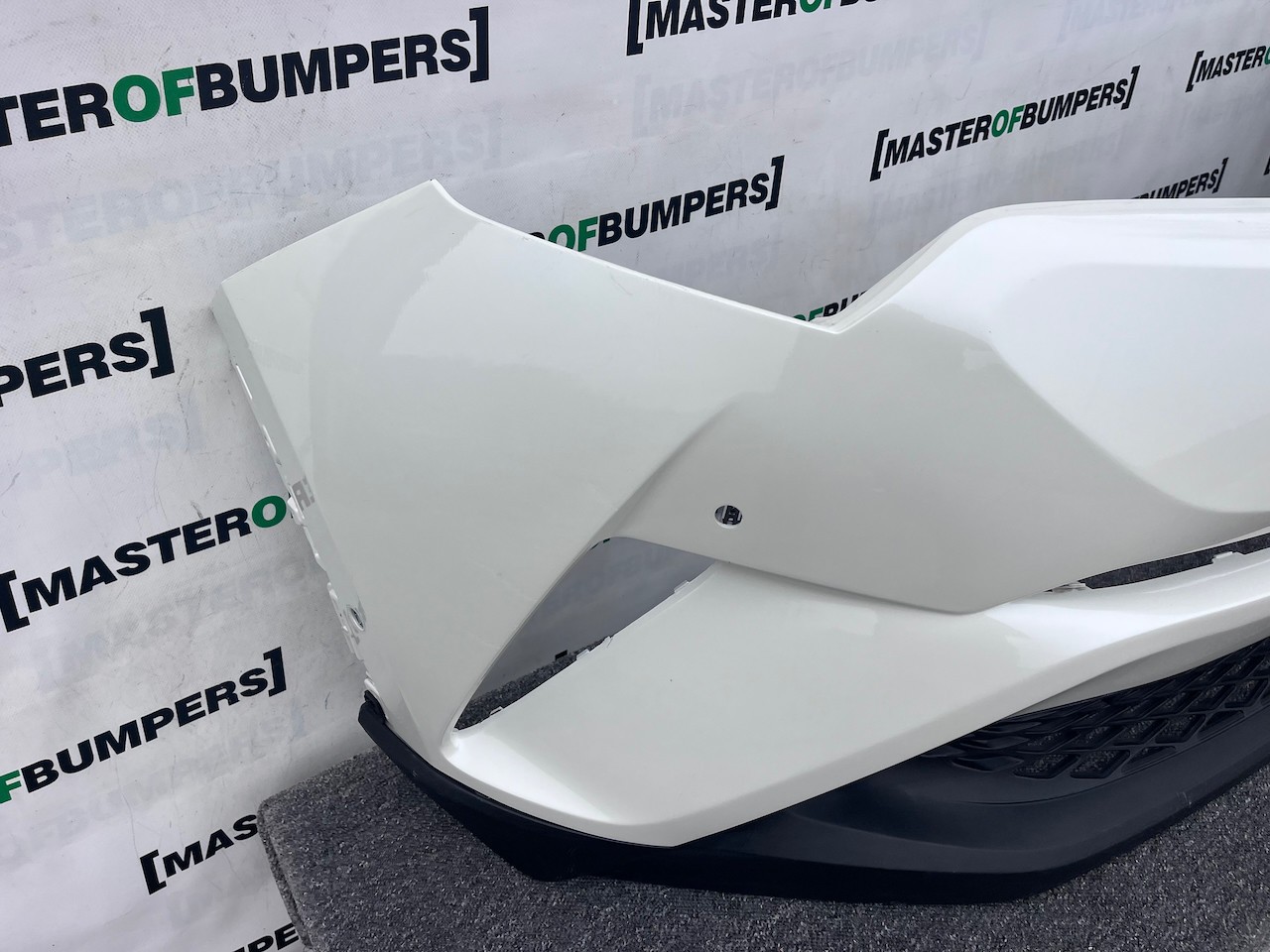 Toyota C-hr Chr Excel Dynamic 2016-2020 Front Bumper 6 Pdc Genuine [t595]