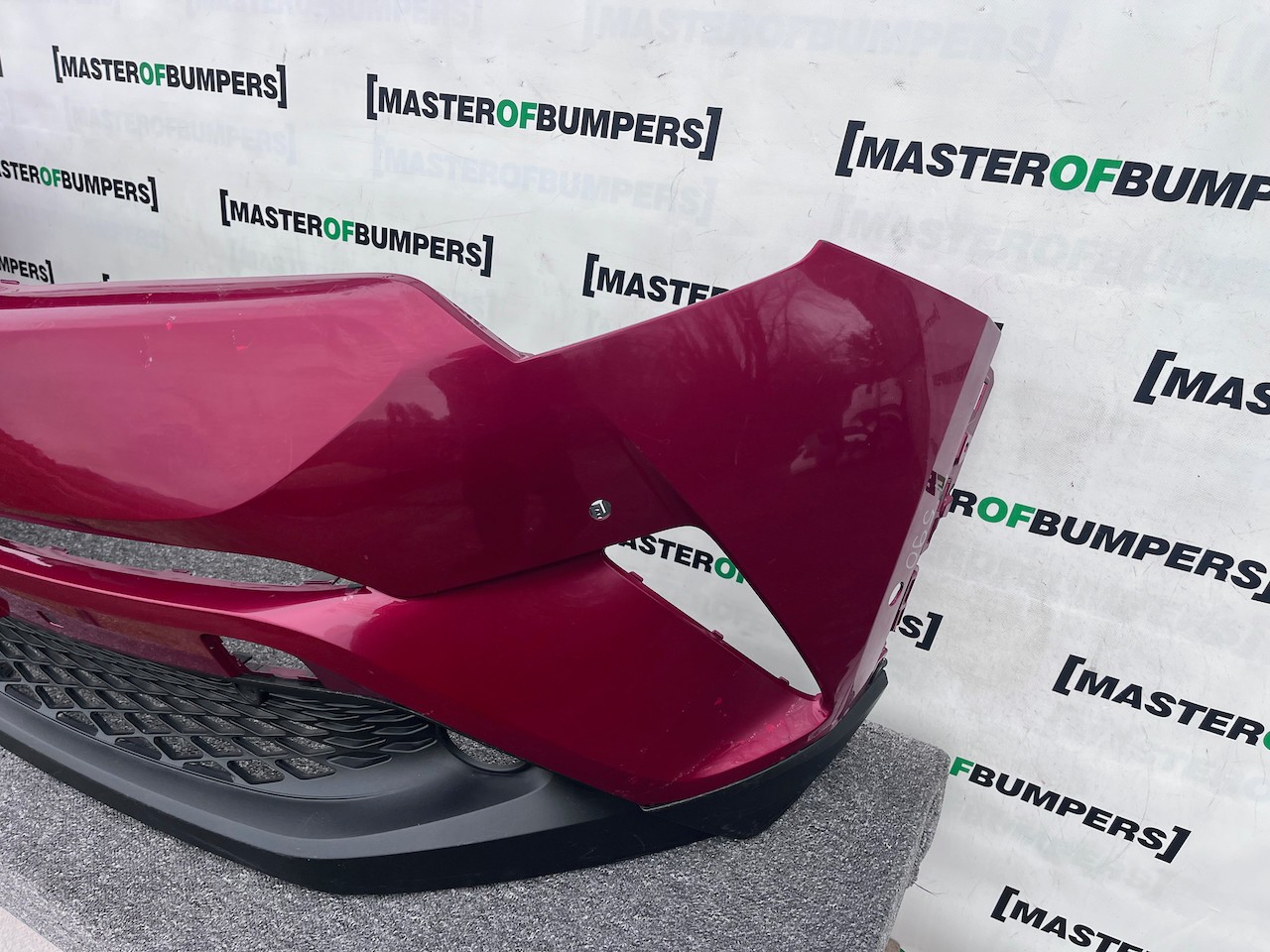 Toyota C-hr Chr Excel Dynamic 2016-2020 Front Bumper 6 Pdc Genuine [t590]