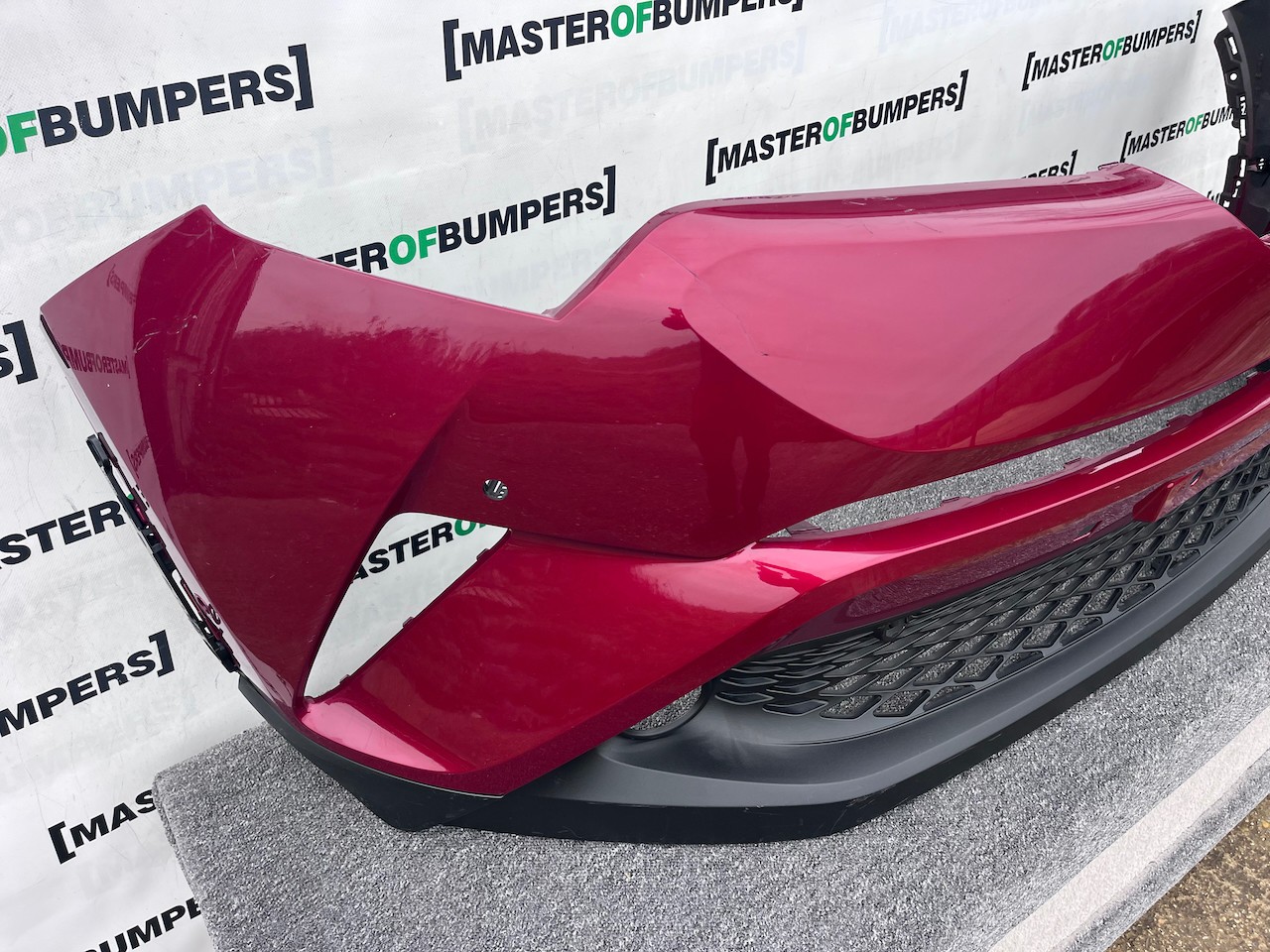 Toyota C-hr Chr Excel Dynamic 2016-2020 Front Bumper 6 Pdc Genuine [t589]