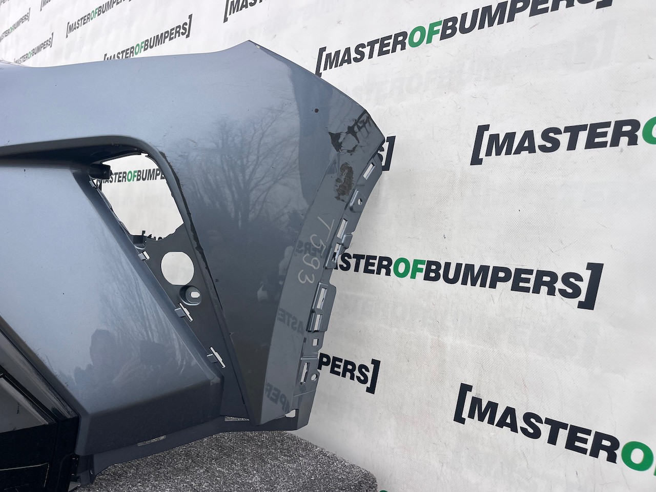 Toyota C-hr Chr Gr Sport Mk1 Lift 2021-2023 Front Bumper 4 Pdc Genuine [t593]