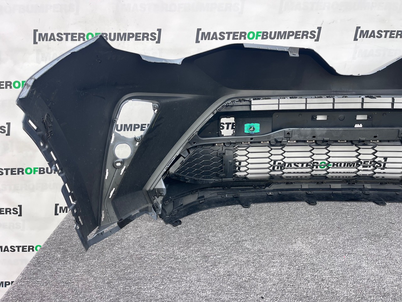 Toyota C-hr Chr Gr Sport Mk1 Lift 2021-2023 Front Bumper 4 Pdc Genuine [t593]