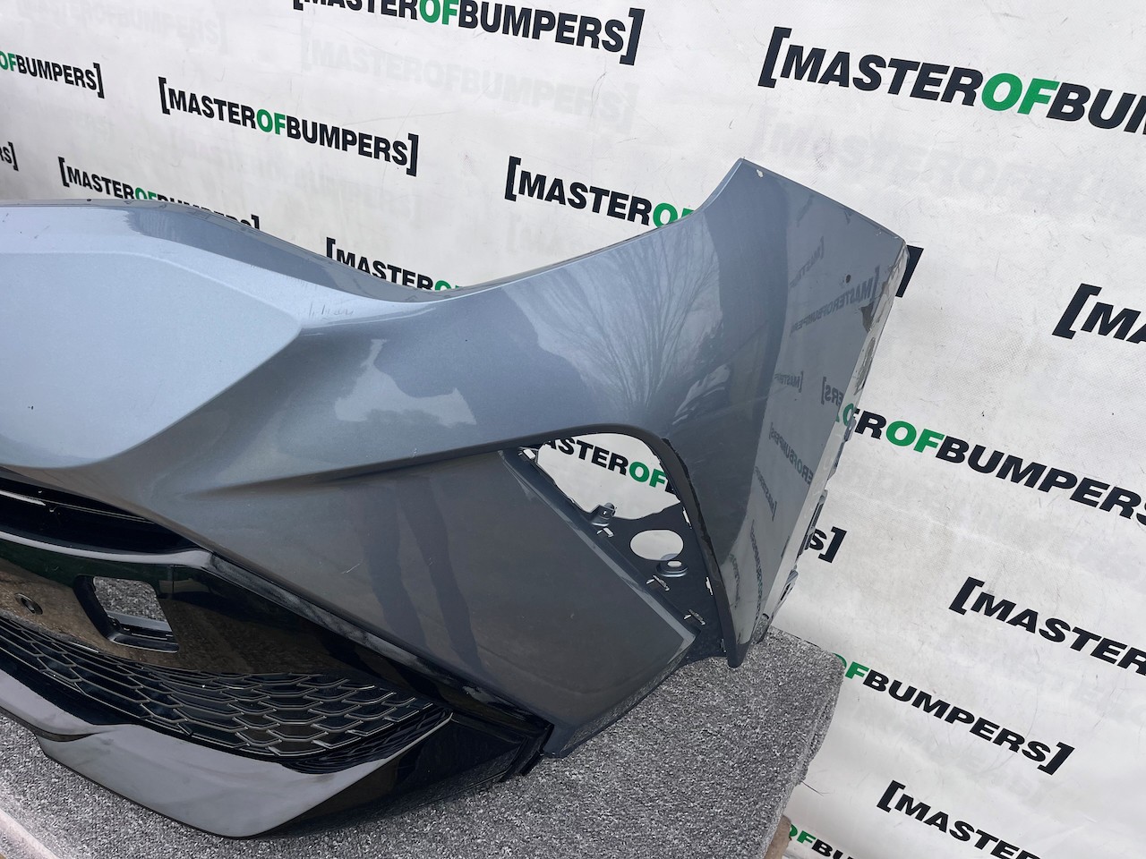 Toyota C-hr Chr Gr Sport Mk1 Lift 2021-2023 Front Bumper 4 Pdc Genuine [t593]