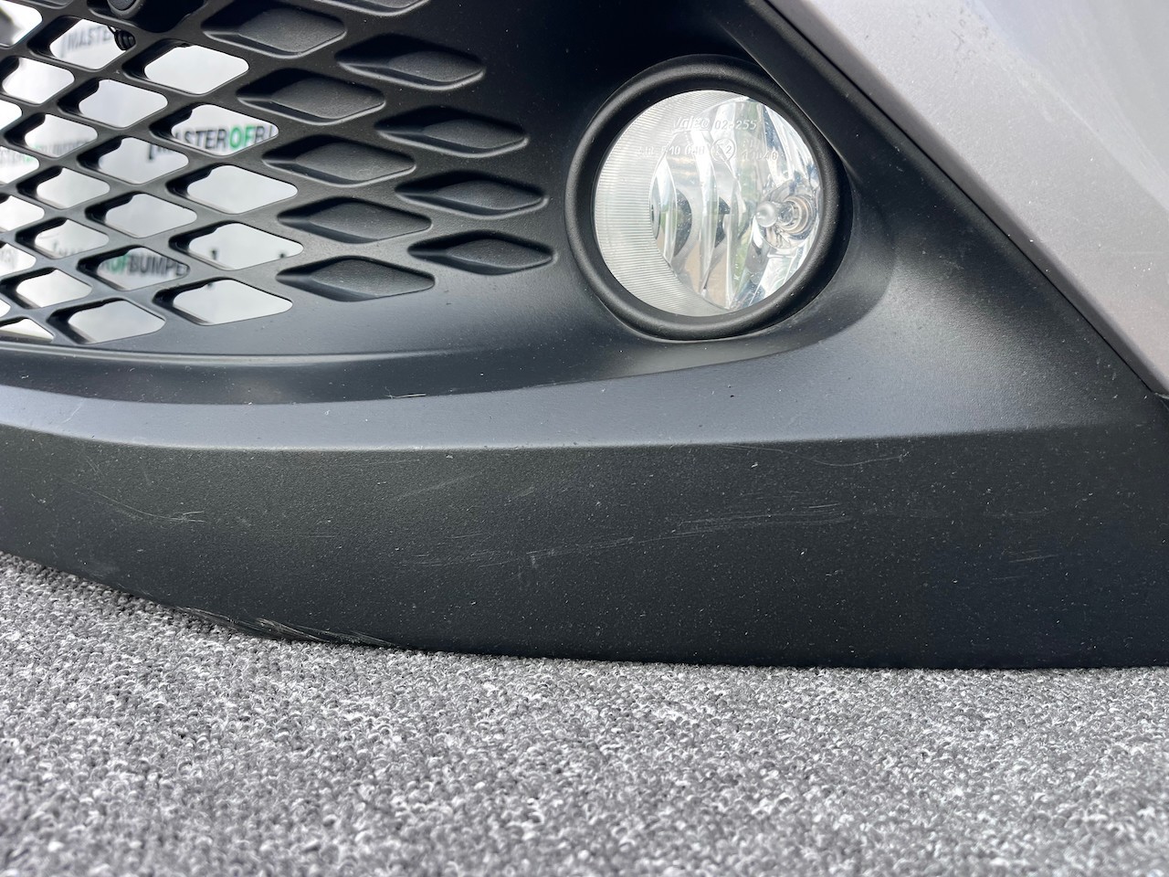 Toyota C-hr Chr Excel Dynamic 2016-2020 Front Bumper 6 Pdc Genuine [t616]