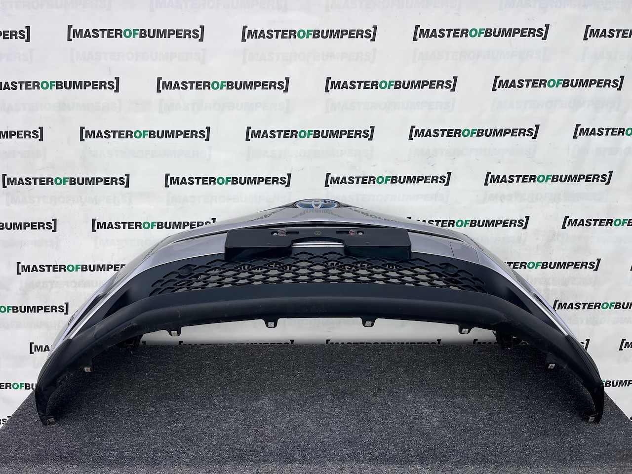 Toyota C-hr Chr Excel Dynamic 2016-2020 Front Bumper 6 Pdc Genuine [t616]