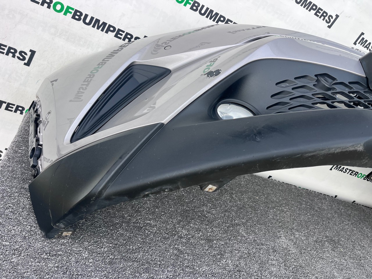 Toyota C-hr Chr Excel Dynamic 2016-2020 Front Bumper 6 Pdc Genuine [t616]