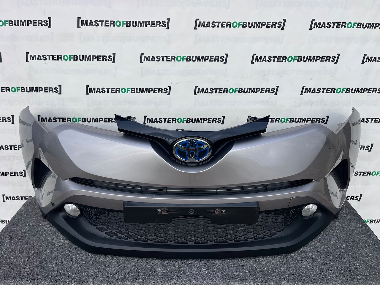 Toyota C-hr Chr Excel Dynamic 2016-2020 Front Bumper 6 Pdc Genuine [t616]