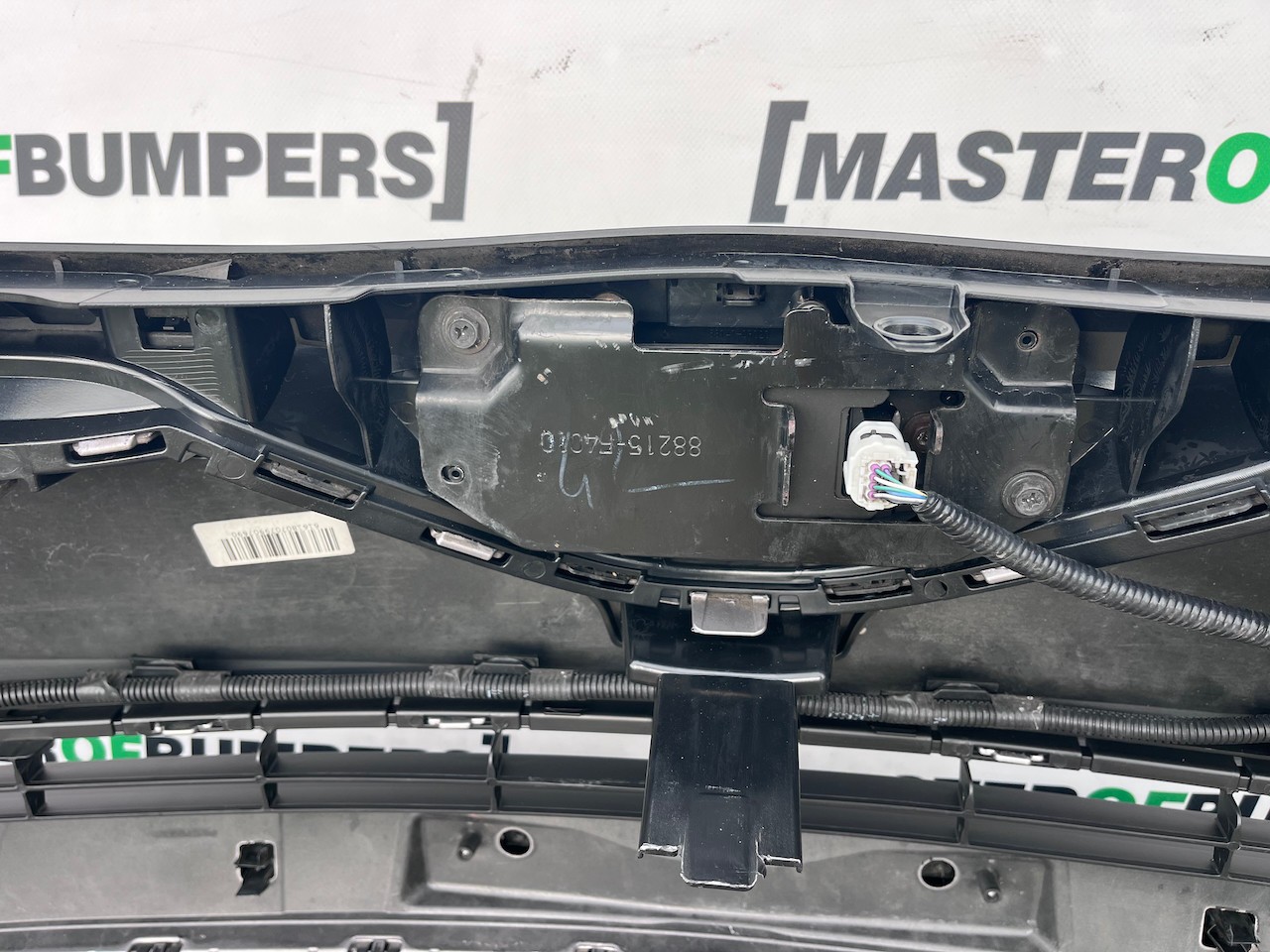 Toyota C-hr Chr Excel Dynamic 2016-2020 Front Bumper 6 Pdc Genuine [t616]