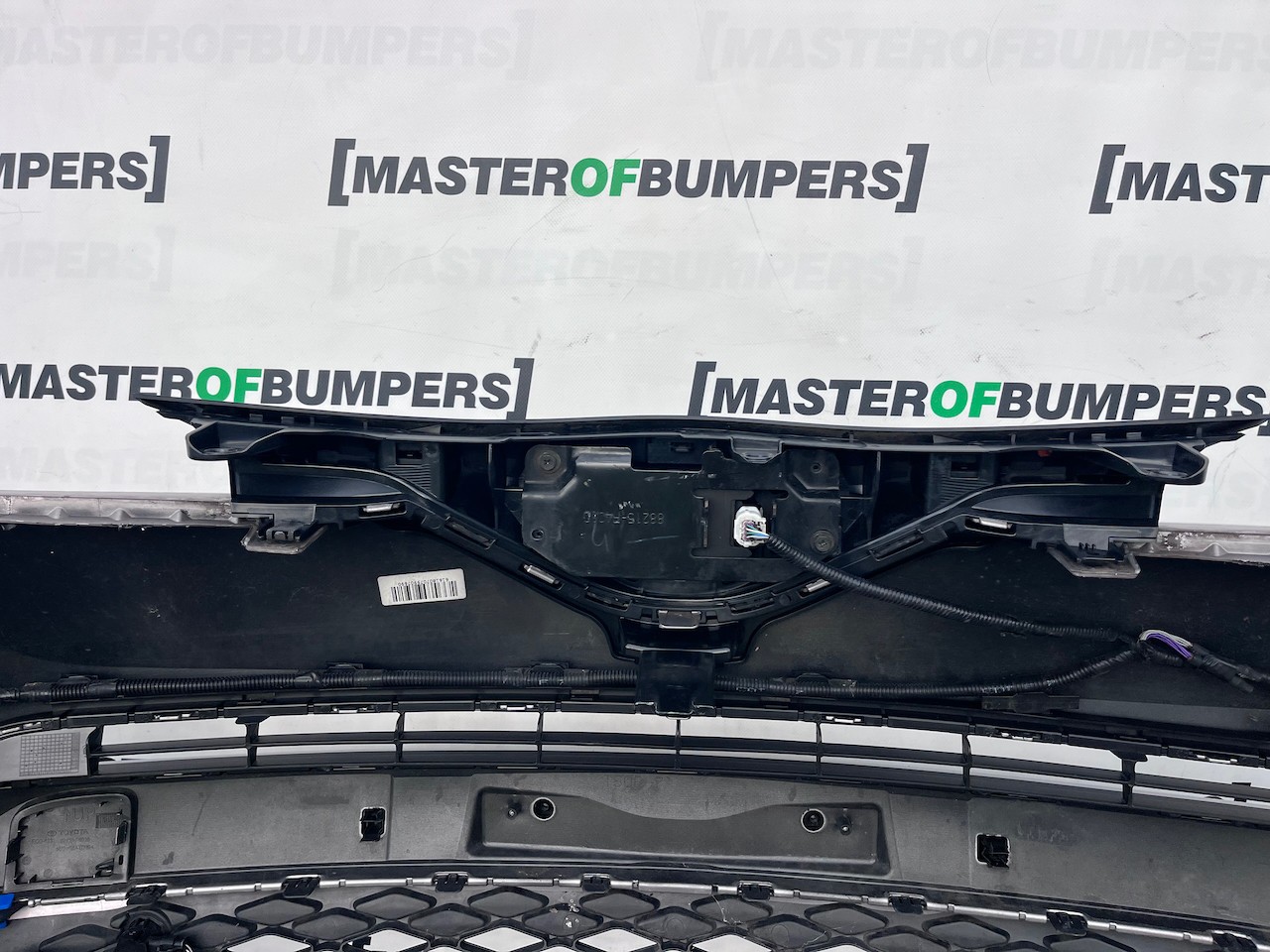 Toyota C-hr Chr Excel Dynamic 2016-2020 Front Bumper 6 Pdc Genuine [t616]