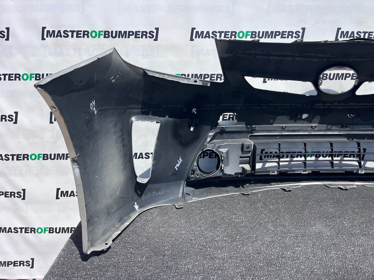 Toyota Prius Hybrid Hatchback Lift 2012-2015 Front Bumper No Pdc Genuine [t639]