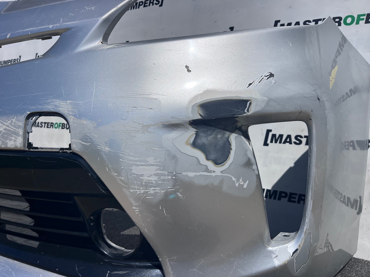 Toyota Prius Hybrid Hatchback Lift 2012-2015 Front Bumper No Pdc Genuine [t639]