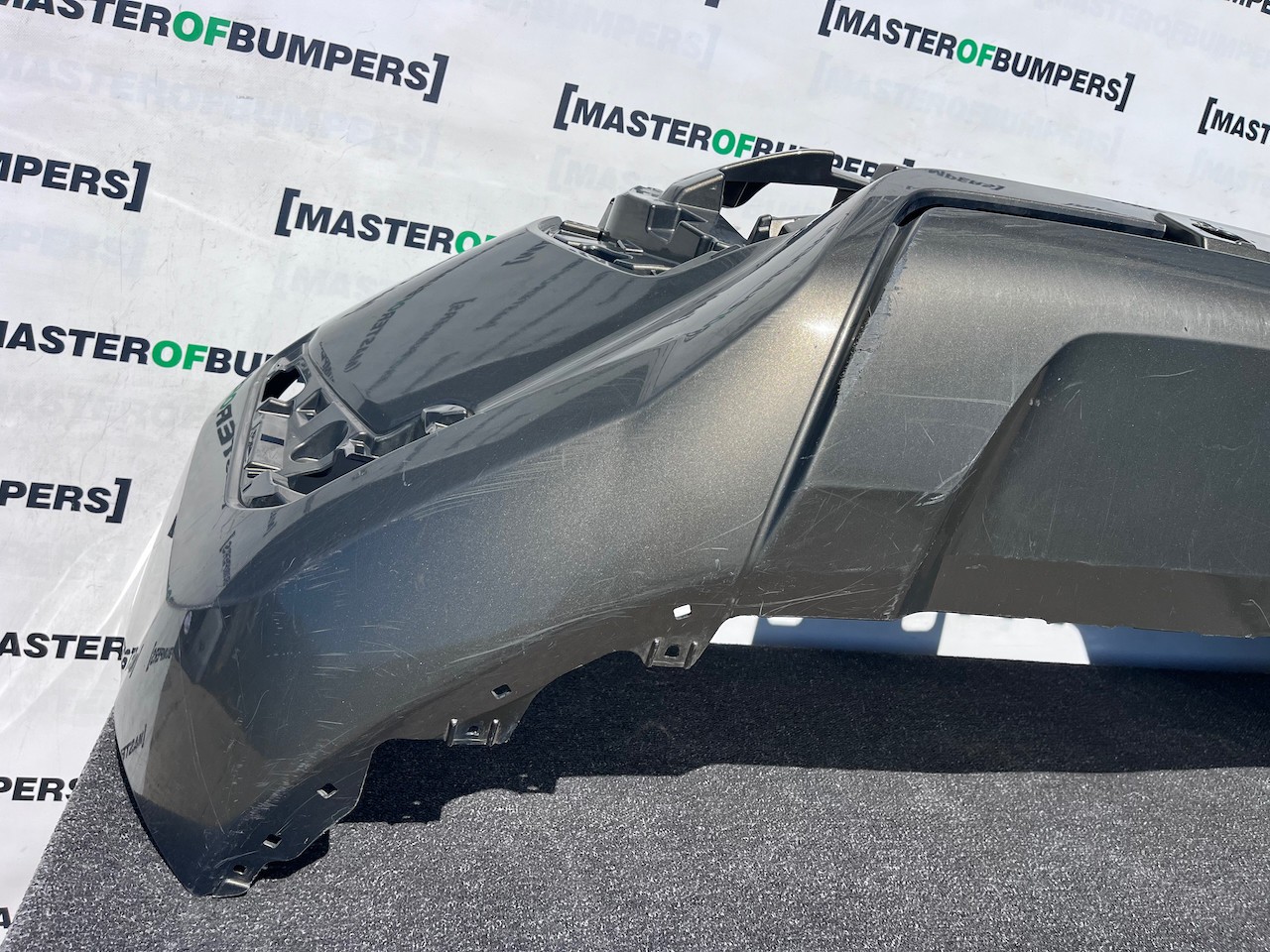 Toyota Hilux Icon Active Mk8 Lift 2021-2024 Front Bumper Jets Genuine [t646]