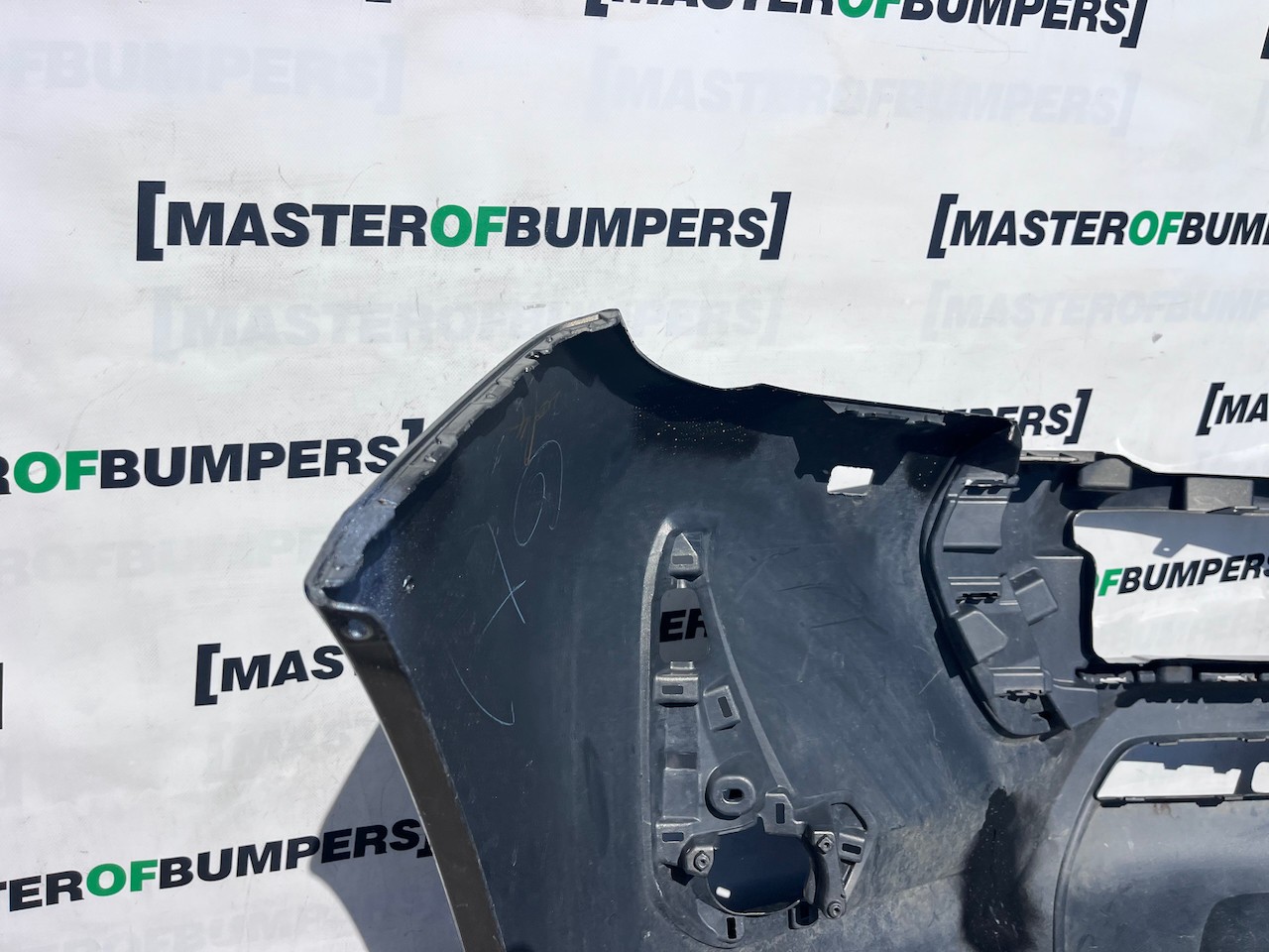 Toyota Hilux Icon Active Mk8 Lift 2021-2024 Front Bumper Jets Genuine [t646]