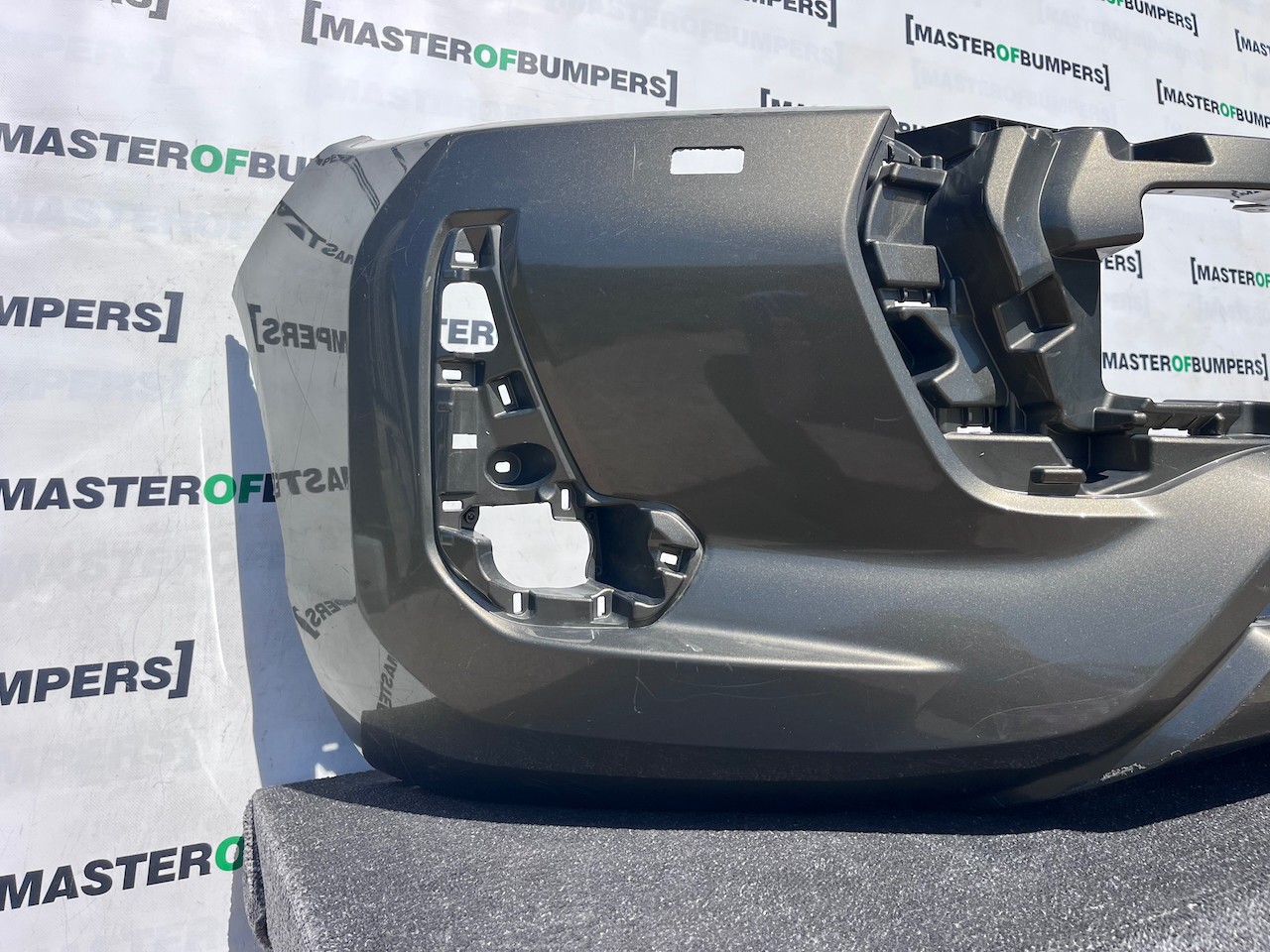 Toyota Hilux Icon Active Mk8 Lift 2021-2024 Front Bumper Jets Genuine [t646]