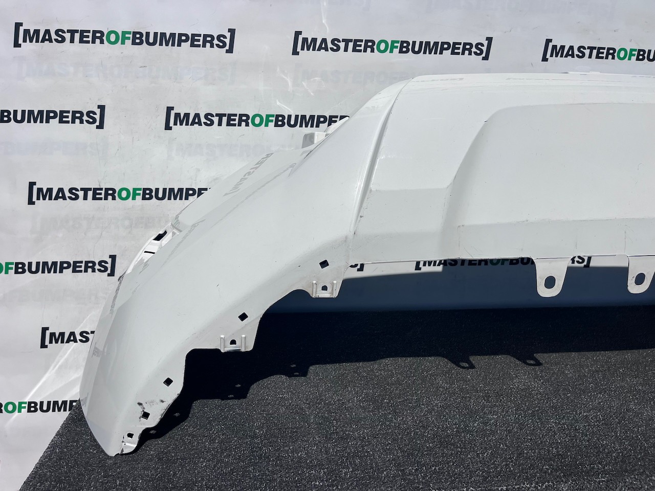 Toyota Hilux Icon Active Mk8 Lift 2021-2024 Front Bumper Jets Genuine [t647]